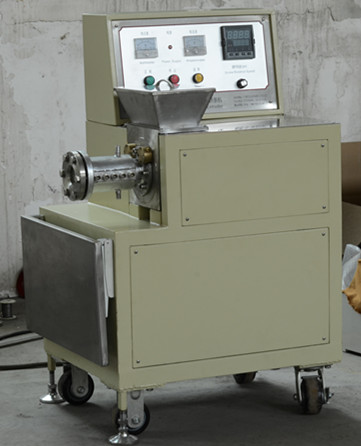 雙螺桿擠出機的進料方式