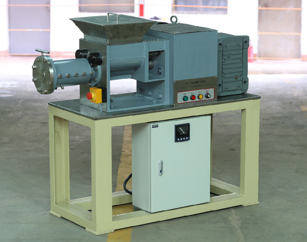 關于雙螺桿擠出機的溫度原則以及成型分析